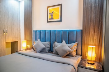 housr studio rooms sector 30 gurgaon