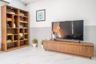 housr studio rooms sector 30 gurgaon