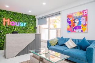 housr studio rooms sector 30 gurgaon