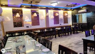 hotel atithi food village