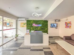 Housr 1 Rk Sector 27 Gurgaon Golf Course,,4 star