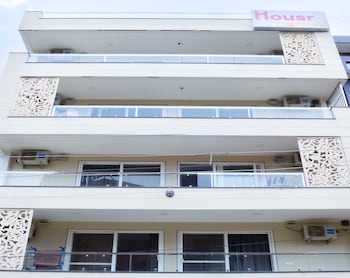 housr 1 rk sector 27 gurgaon golf course