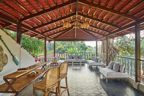 ama stays and trails lamp house goa