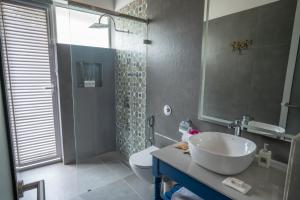 ama stays and trails lamp house goa