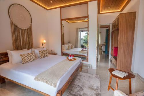 ama stays and trails lamp house goa