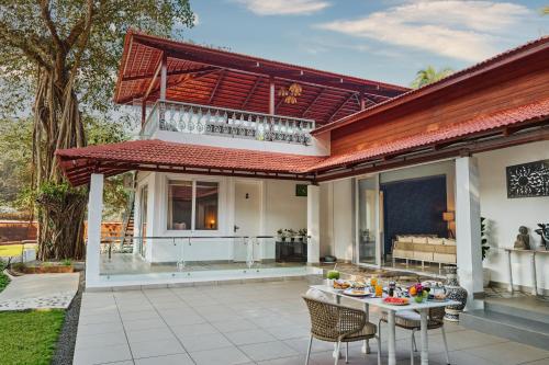 ama stays and trails lamp house goa