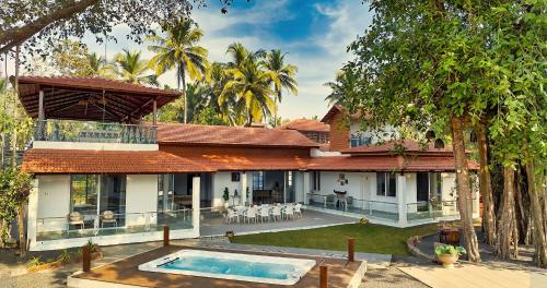 ama stays and trails lamp house goa