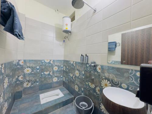 home escape 2bhk casa near mahakal city centre