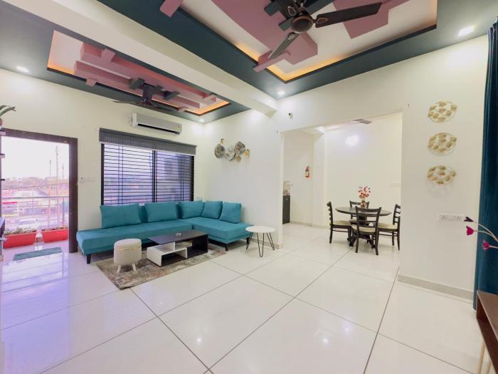 home escape 2bhk casa near mahakal city centre