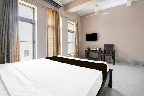 Hotel O Aasiyanaa Guest House,,3 star