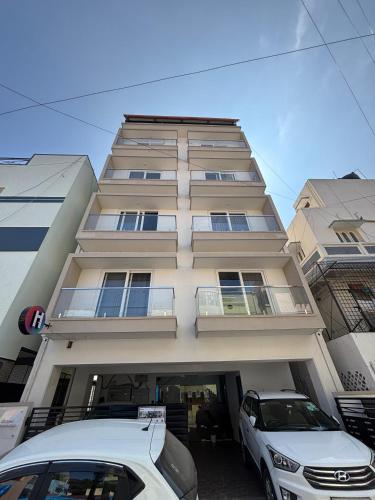 housr 24 serviced apartment koramangala bangalore