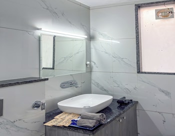 housr wakad pune hinjawadi road