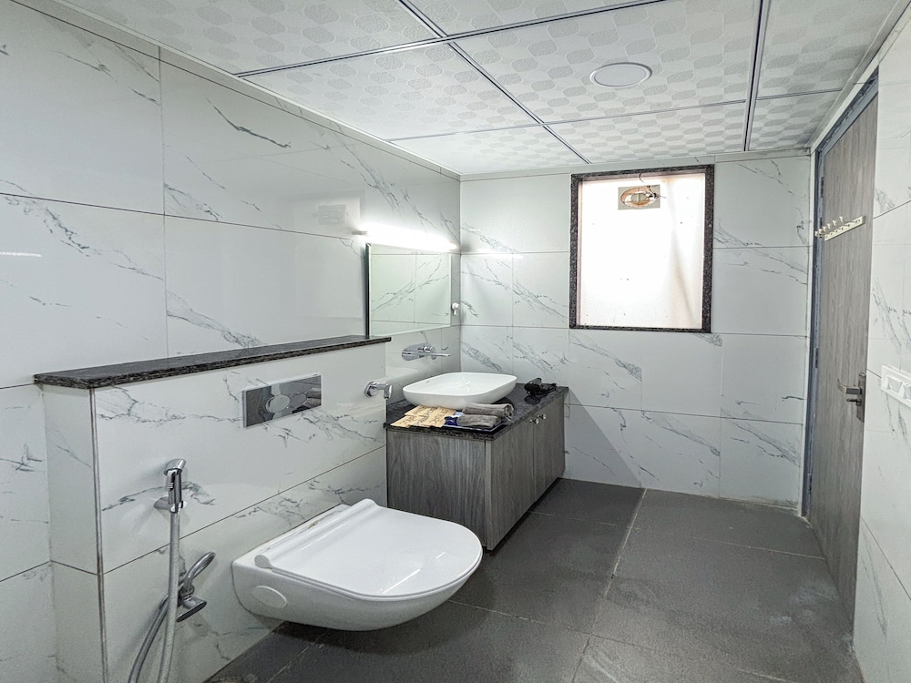 housr wakad pune hinjawadi road