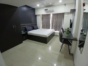 housr wakad pune hinjawadi road