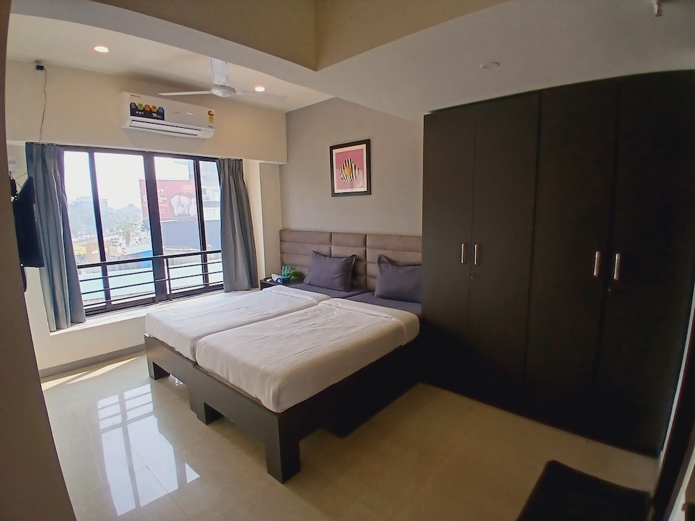 housr wakad pune hinjawadi road