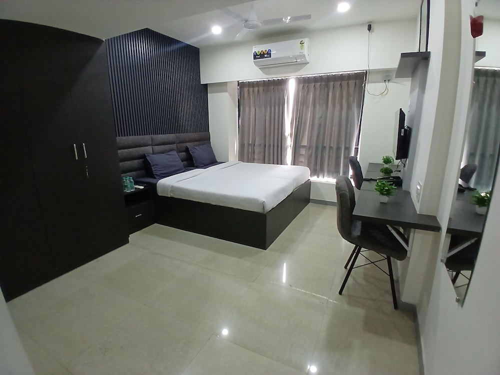 housr wakad pune hinjawadi road