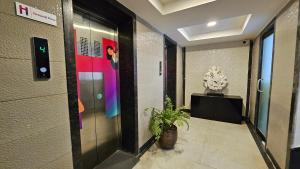 housr wakad pune hinjawadi road