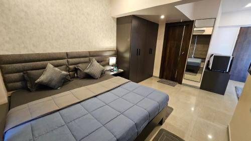 Housr Wakad Pune Hinjawadi Road,,4 star