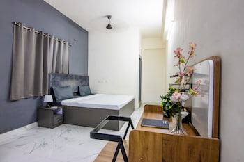 housr q city hyderabad near us consulate