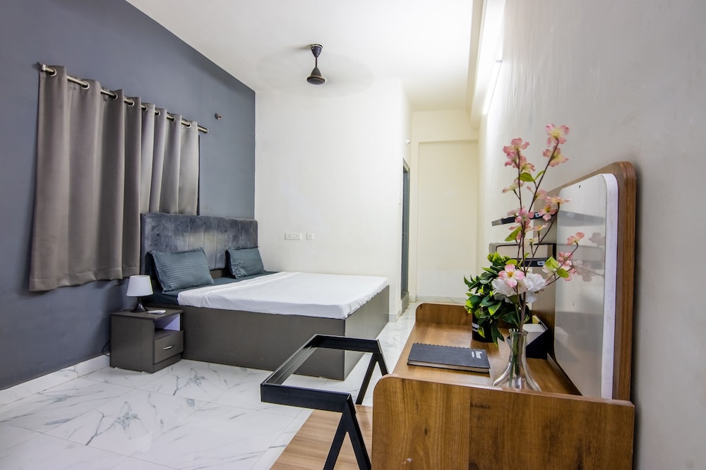 housr q city hyderabad near us consulate