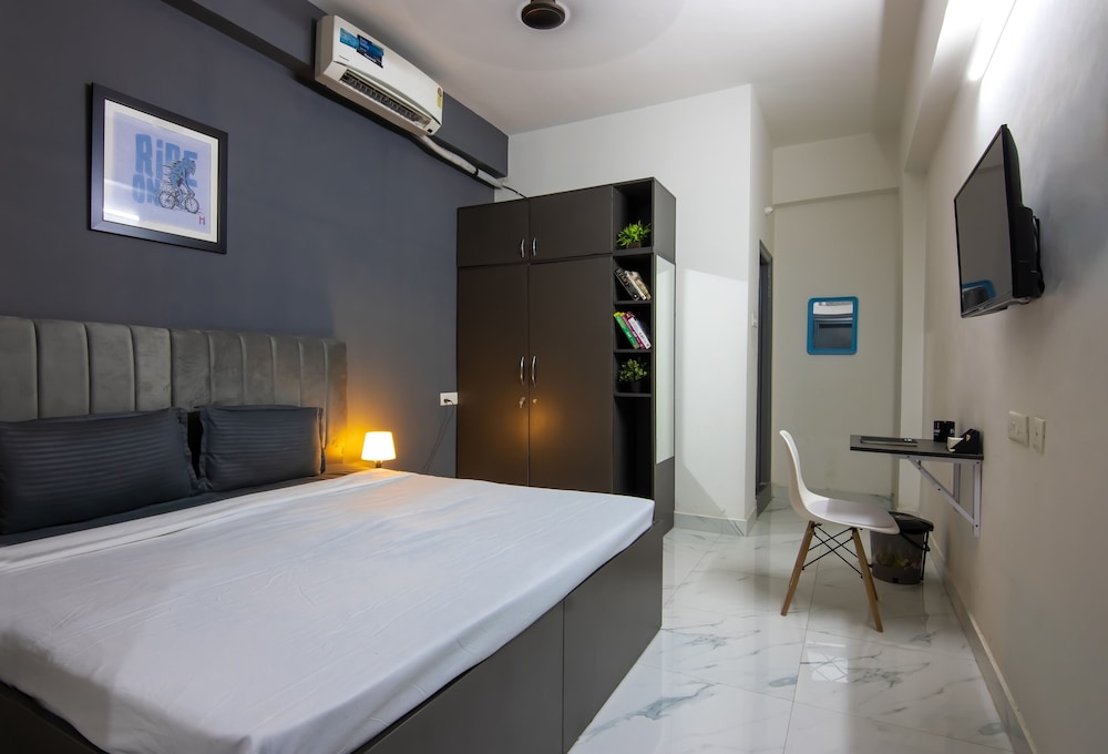 housr q city hyderabad near us consulate