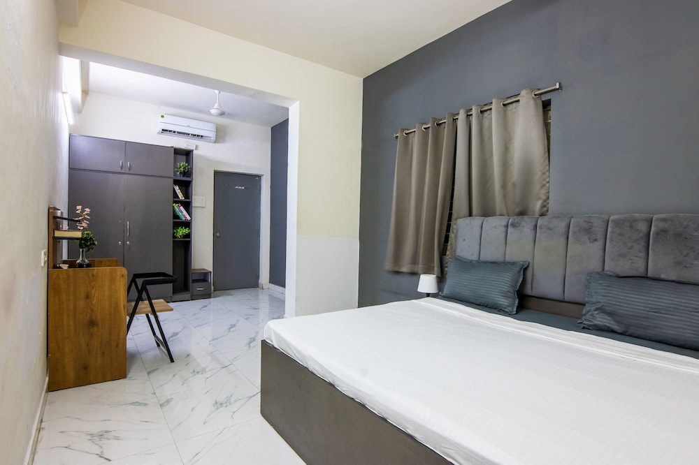 housr q city hyderabad near us consulate