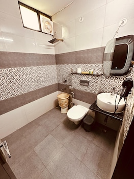 jpm suites noida 70