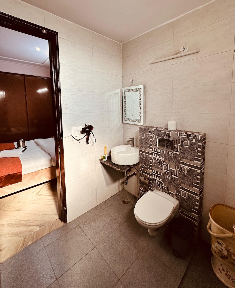 jpm suites noida 70