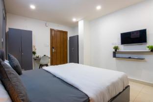 housr 84 kondapur near botanical garden