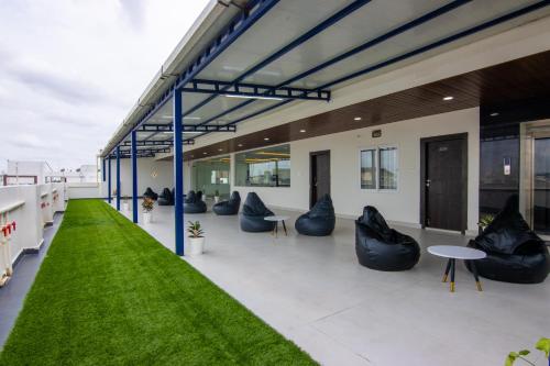 housr 84 kondapur near botanical garden