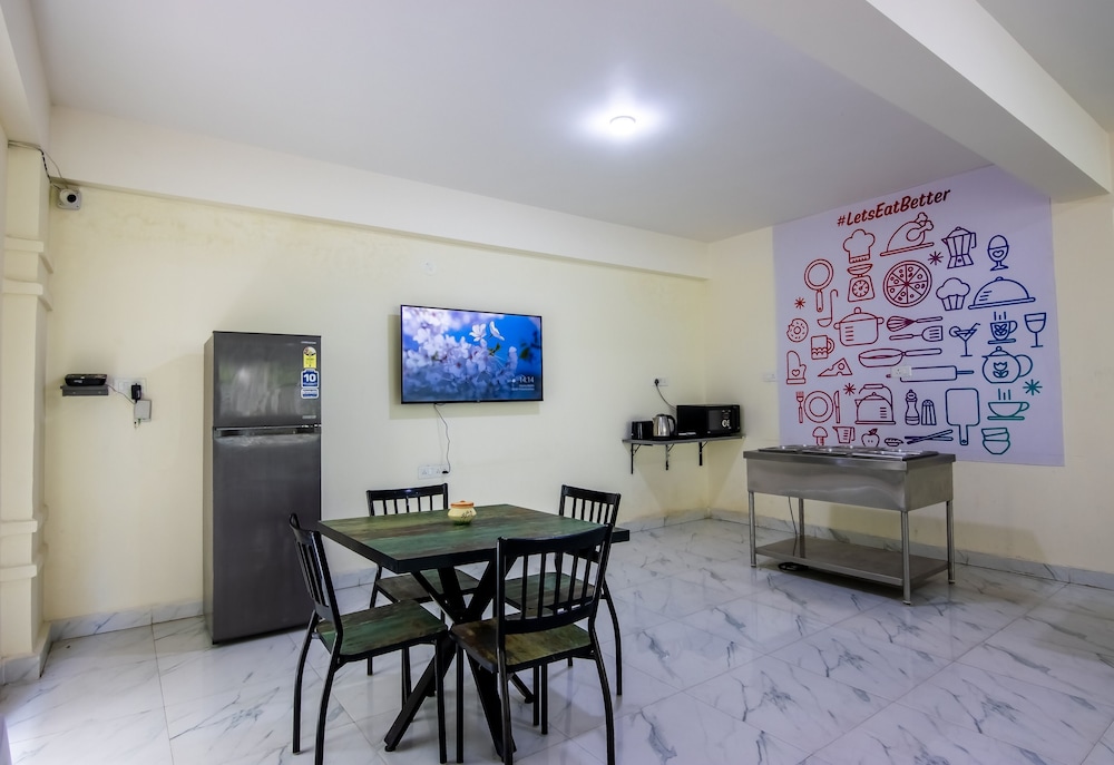 housr 50 luxury rooms near cyber tower