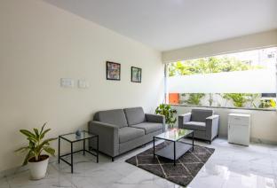 Housr 50 Luxury Rooms Near Cyber Tower,,4 star