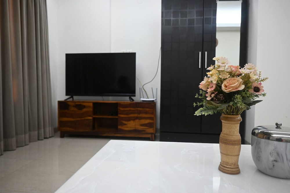 luxurious 1bhk apartment in gurgaon with shared pool and bbq area