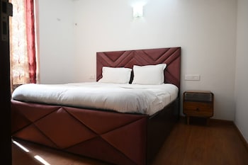 luxurious 1bhk apartment in gurgaon with shared pool and bbq area