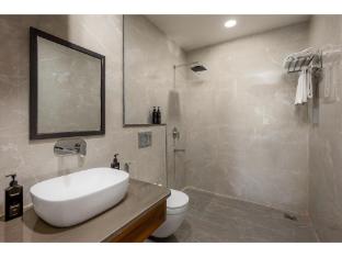 wandr hotel golf course rd n b cyber city gurugram