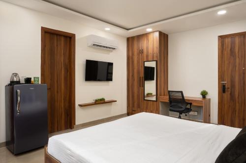 Wandr Hotel Golf Course Rd N/B Cyber City Gurugram,,4 star