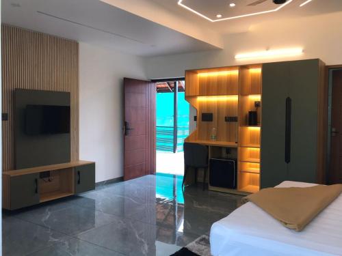 kalloos island backwater resort