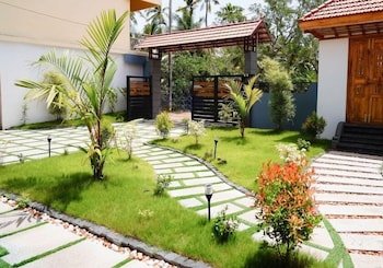 kalloos island backwater resort