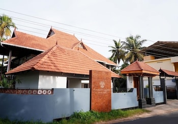 kalloos island backwater resort