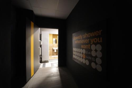 naptapgo japanese pod hotel near golden temple