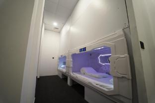 naptapgo japanese pod hotel near golden temple