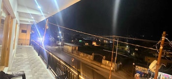 sr view valley bhimtal with parfect view