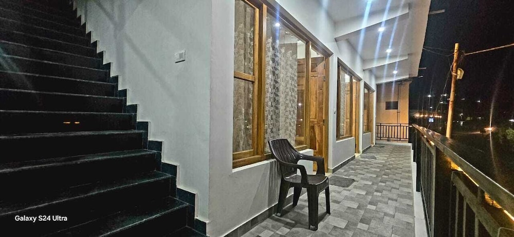 sr view valley bhimtal with parfect view