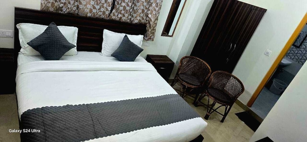 sr view valley bhimtal with parfect view