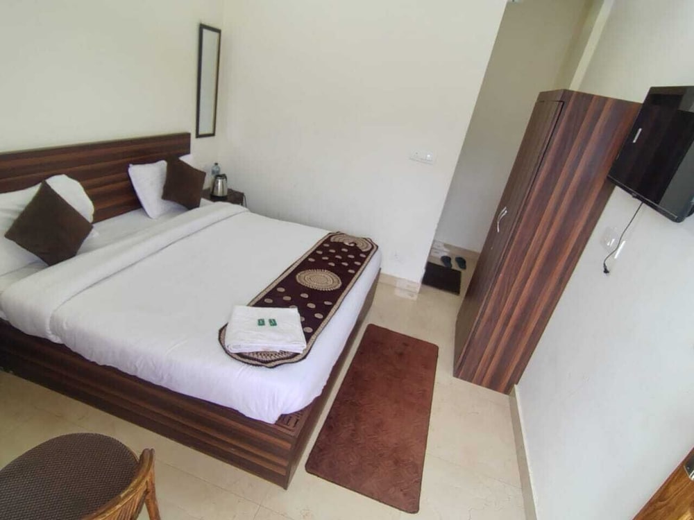 sr view valley bhimtal with parfect view