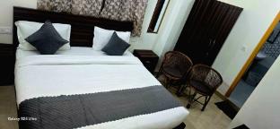 sr view valley bhimtal with parfect view