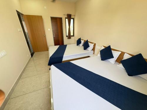 hotel darshan palace near dwarka railway station and shree dwarkadhish temple