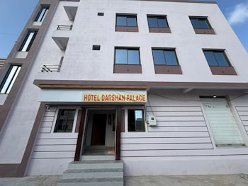 hotel darshan palace near dwarka railway station and shree dwarkadhish temple