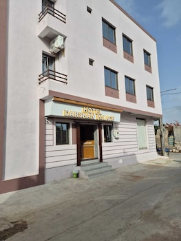 hotel darshan palace near dwarka railway station and shree dwarkadhish temple