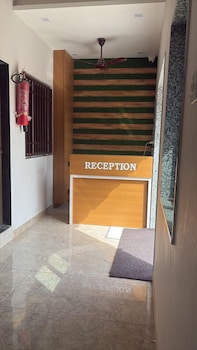 hotel darshan palace near dwarka railway station and shree dwarkadhish temple